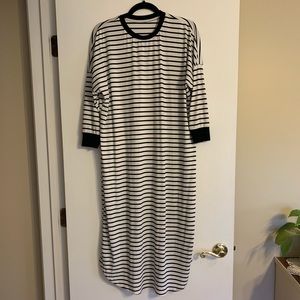 Long black and white dress